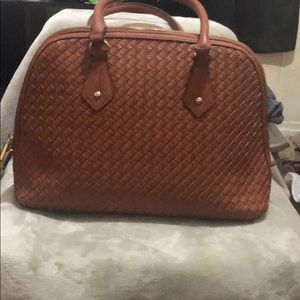 Woven pattern handbag